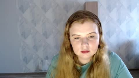 Snapshot of melina_beauty chatting on June 4, 2026, 1:55 am Melina online show from June 4, 2026, 1:55 am