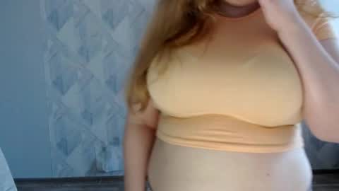 Snapshot of melina_beauty chatting on June 8, 2026, 4:46 am Melina online show from June 8, 2026, 4:46 am