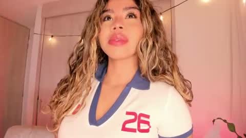Snapshot of melina_ferrer1 chatting on June 16, 2026, 2:09 pm EI online show from June 16, 2026, 2:09 pm