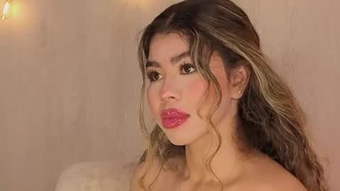 Snapshot of melina_ferrer1 chatting on July 23, 2026, 1:42 pm EI online show from July 23, 2026, 1:42 pm