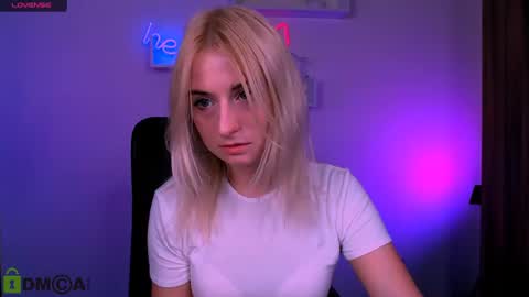 Snapshot of melisa_white1 chatting on July 18, 2026, 7:06 pm Melisa online show from July 18, 2026, 7:06 pm