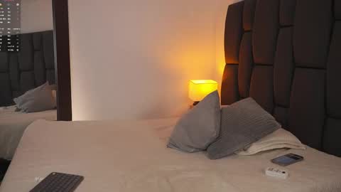 Snapshot of melisalopezz chatting on April 24, 2026, 12:40 pm On vacation until Monday online show from April 24, 2026, 12:40 pm