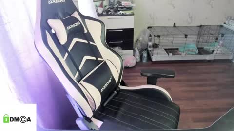 melisanilson online show from February 18, 2025, 7:10 am