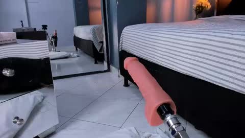 melissa_23_ online show from October 13, 2025, 11:32 am