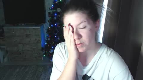 Snapshot of melissa__ray chatting on December 12, 2024, 6:36 am Melissa Ray online show from December 12, 2024, 6:36 am