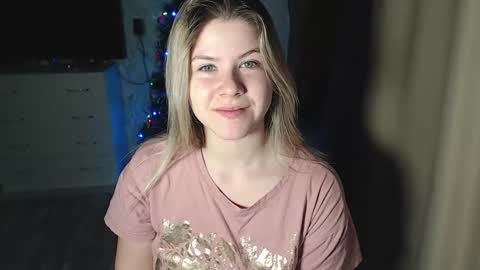 Snapshot of melissa__ray chatting on December 23, 2024, 5:43 pm Melissa Ray online show from December 23, 2024, 5:43 pm