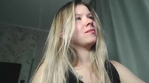 Snapshot of melissa__ray chatting on February 26, 2025, 8:22 pm Melissa Ray online show from February 26, 2025, 8:22 pm