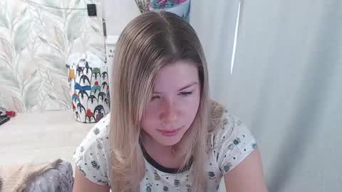 Snapshot of melissa__ray chatting on September 23, 2025, 4:48 am Melissa Ray online show from September 23, 2025, 4:48 am