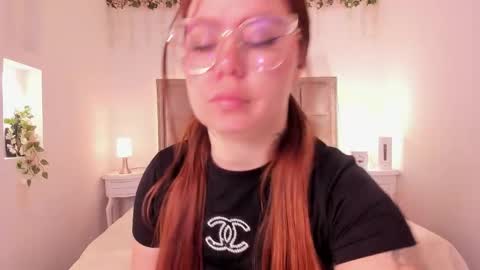 melissa_es online show from March 10, 2026, 12:43 pm