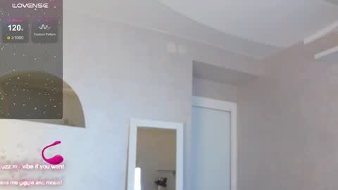 Hot Milf Melissa  ONLINE  Mon  Tue  Wed  Fr  Sun  - 9pm - 6amUTC3 online show from November 30, 2025, 3:27 pm