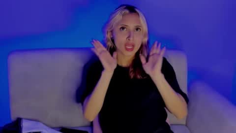 melissa_noir online show from February 5, 2026, 5:01 am