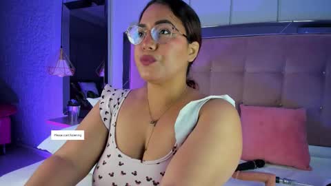 M E L I S S A  online show from December 3, 2025, 12:03 pm