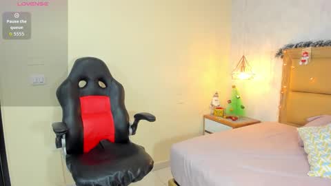    online show from November 29, 2025, 8:12 pm