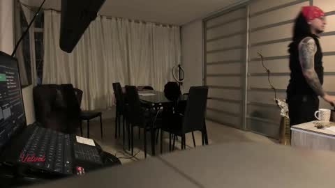 Melkkor Independient Model online show from November 17, 2025, 11:10 pm