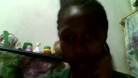 Snapshot of mella395695 chatting on May 26, 2026, 10:33 am mella395695 online show from May 26, 2026, 10:33 am