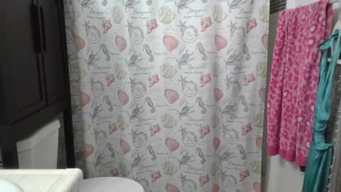 Snapshot of mellerina_ chatting on April 7, 2026, 6:08 pm Mel 3 online show from April 7, 2026, 6:08 pm