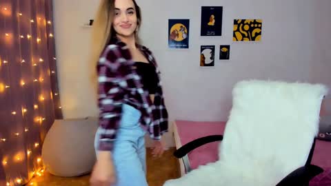 Tessa online show from December 6, 2024, 7:45 pm