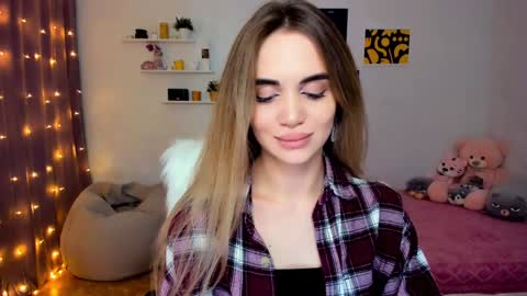 Tessa online show from December 6, 2024, 10:52 pm