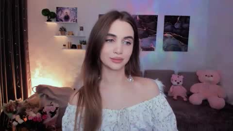 Tessa online show from December 18, 2025, 9:54 pm