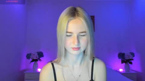 Mellina online show from March 7, 2025, 8:00 pm