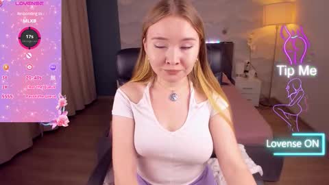 Mellisa online show from October 31, 2025, 4:57 am