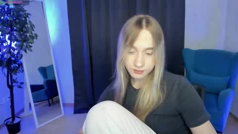 mellisadream online show from October 8, 2025, 1:47 am