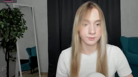 mellisadream online show from October 9, 2025, 2:31 am