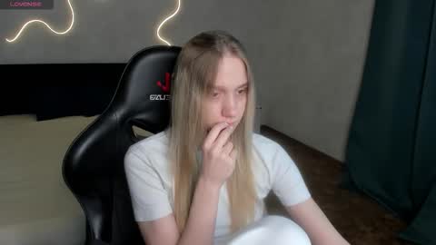 mellisadream online show from October 13, 2025, 2:00 am