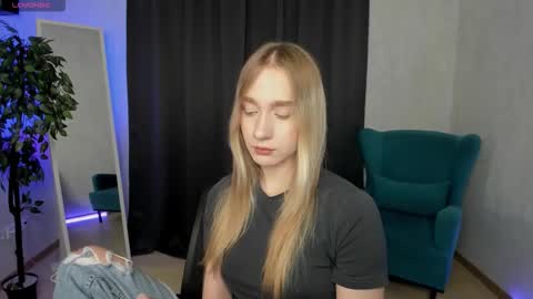 mellisadream online show from October 14, 2025, 5:30 am