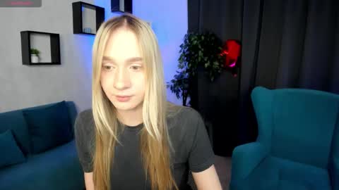 mellliissadrream online show from March 3, 2026, 1:12 am