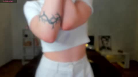 mellliissadrream online show from March 4, 2026, 1:33 am