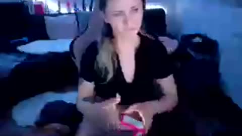 Snapshot of melly4you chatting on July 1, 2026, 9:25 pm melly4you online show from July 1, 2026, 9:25 pm