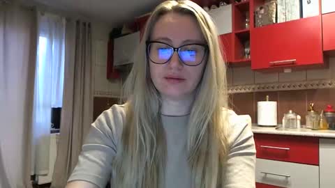 Melly online show from February 3, 2026, 6:40 am