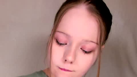 Snapshot of melmooon chatting on June 8, 2026, 9:26 pm MelMooon online show from June 8, 2026, 9:26 pm