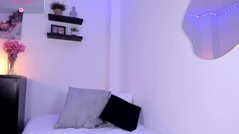 Snapshot of meloddysky chatting on February 24, 2025, 5:31 pm Meloddy online show from February 24, 2025, 5:31 pm