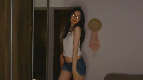 Snapshot of melodeehayden chatting on June 8, 2026, 6:52 pm Nika online show from June 8, 2026, 6:52 pm