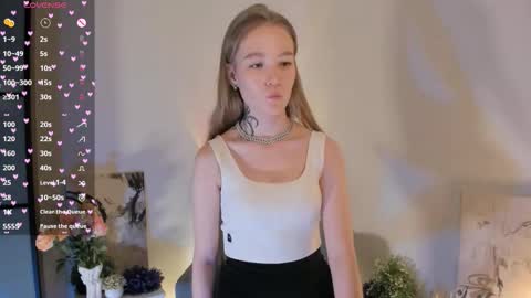 Snapshot of melodievejar chatting on December 19, 2025, 5:14 am melodievejar online show from December 19, 2025, 5:14 am