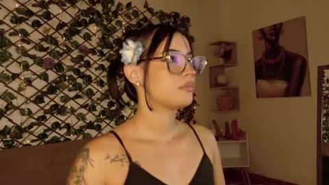 melody_cute10 online show from July 19, 2026, 12:42 pm
