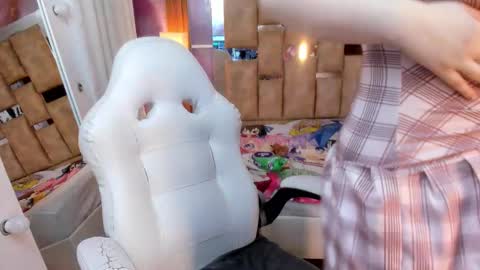 melody_lollii online show from February 3, 2026, 6:24 pm