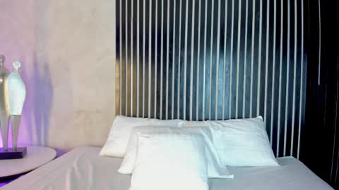 melody phillips online show from March 12, 2026, 5:46 am