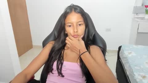 Melody online show from March 25, 2026, 9:43 pm