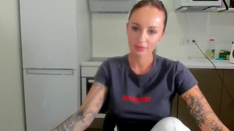 Snapshot of melodyhewit chatting on May 28, 2026, 9:17 am Masha online show from May 28, 2026, 9:17 am