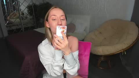 Snapshot of melodyoflovee chatting on December 23, 2024, 5:17 am Kaylie online show from December 23, 2024, 5:17 am