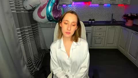 Snapshot of melodyoflovee chatting on January 24, 2025, 8:23 am Kaylie online show from January 24, 2025, 8:23 am