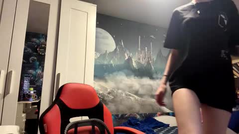 Hi Im Aria 18 years old online show from October 10, 2025, 12:15 pm