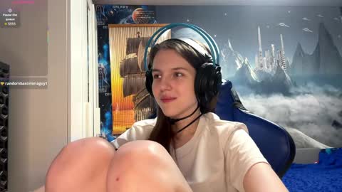 Hi Im Aria 18 years old online show from April 20, 2026, 5:26 pm