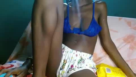 mely online show from November 23, 2025, 7:52 am