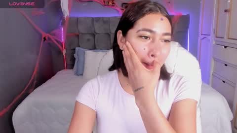 MELY online show from October 17, 2025, 7:38 pm