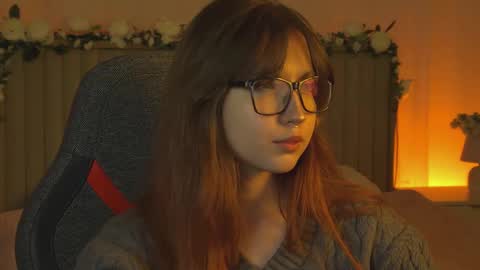 Mia online show from October 8, 2025, 3:20 pm