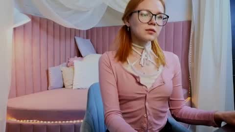 memymee_ online show from June 10, 2026, 1:28 am
